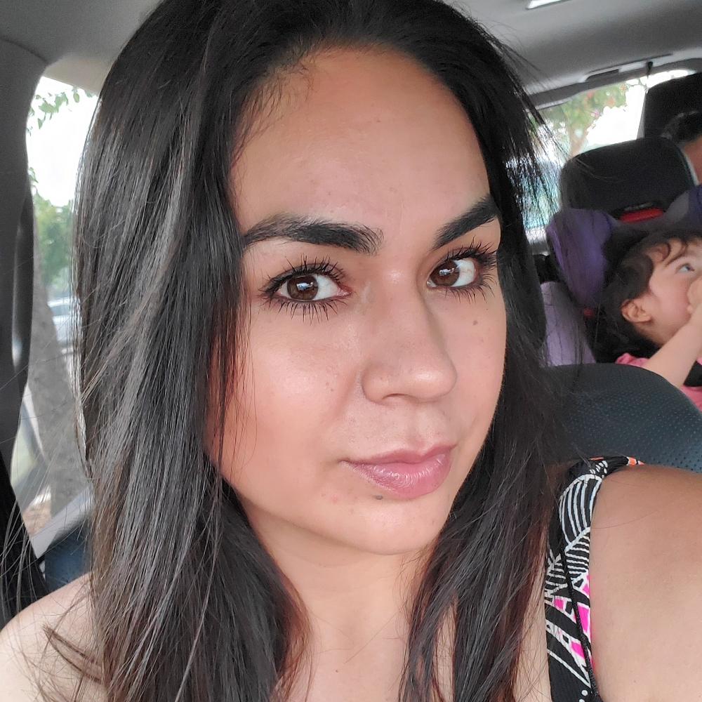 Meet your Posher, Claudia